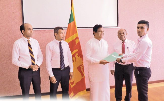 ලංගමෙන් මිලියන 1098ක ලාභයක් නවක රියැදුරු සහ කොන්දොස්තරවරුන්ට…