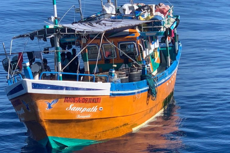 මියන්මාර අත්අඩංගුවේ සිටි ලාංකික ධීවරයන්ට පොදු සමාව