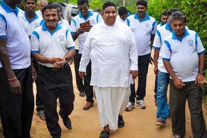 ඇමති චාමර සම්පත් නැවතත් නිලධාරිනියකට තර්ජනය කරලා