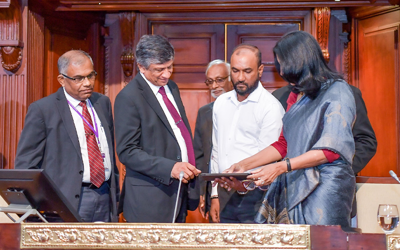 සත්‍යය හා ප්‍රතිසන්ධානය සදහා වන අන්තර්වාර ලේකම් කාර්‍යාලයේ කටයුතු අවසන් කරයිද?