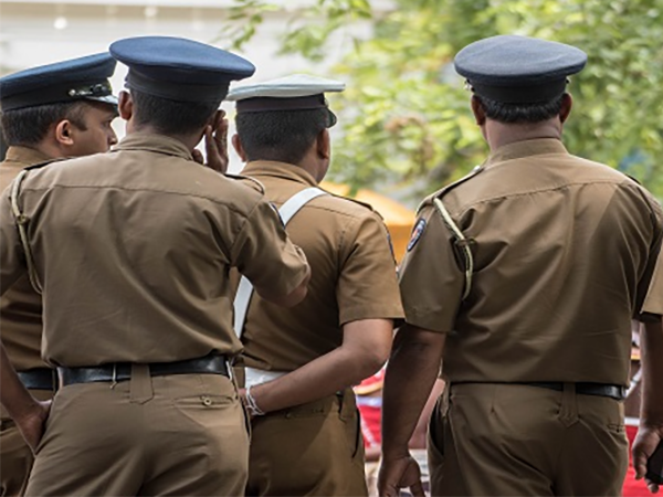 පොලිසියේ විෂමාචාර ක්රියා ගැන 1997ට කියන්න