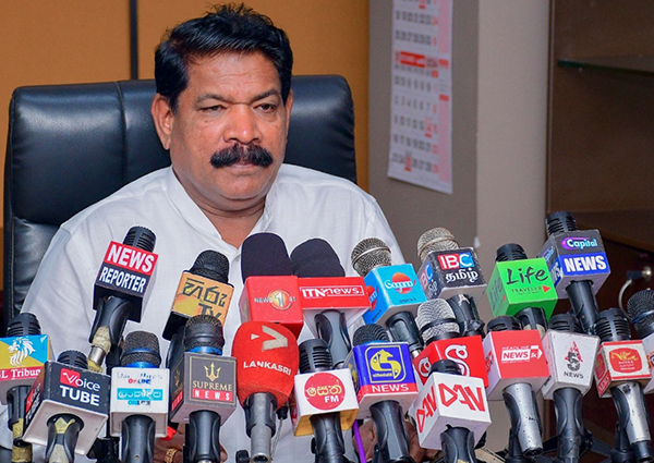 අතුරුදහන් කළවුන්ගේ ඥාතීන්ගෙන් ධීවර ඇමැතිට උතුරෙන් දෝස්මුරයක්