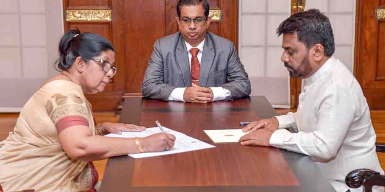 මුර්දු ප්රනාන්දු අගවිනිසුරු ධුරයට – ජනපති ඉදිරියේ දිවුරුම් දීම අද