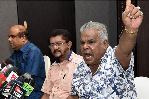 ලාබය වී මෝල්හිමියාටද නැත්නම් වී ගොවියාටද?