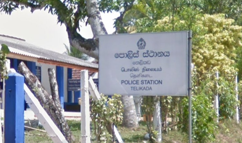 වෙළඳසැලක් කැඩුවායැයි අත්අඩංගුවට ගෙන කොච්චී ගා පහරදුන් තෙලිකඩ පොලීසිය.