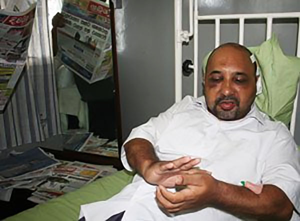 කීත් නොයාර් පැහැරගැනීමේ සිද්ධියට අත්අඩංගුවට ගත් දෙදෙනාට ඇප