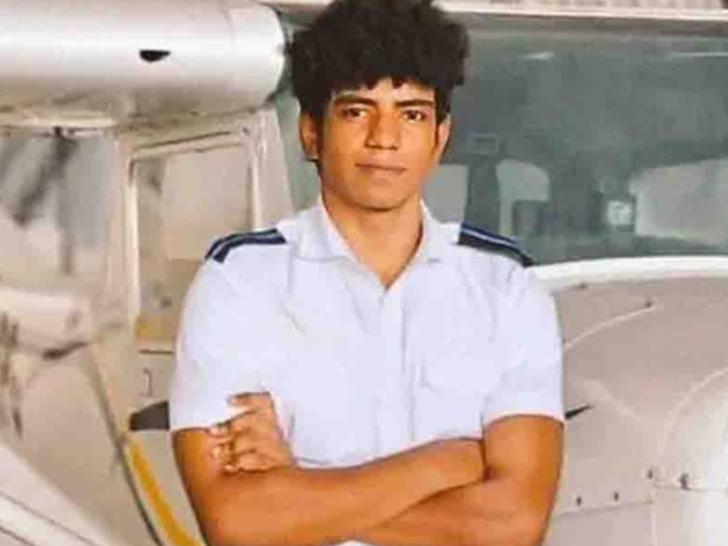 ස්ටිකරය ඇලවූ වරදට PTA පනත යටතේ අත්අඩංගුවේ සිටි තරුණයා මාස 9කට පසු ඇප