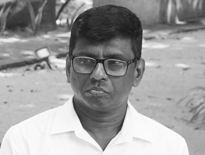 දුස් තොරතුරු පතුරවමින් හා චේතනාන්විතව මගහැරීම් කරමින් අනාථ කර ඇති රටේ ප්‍රජාතන්ත්‍රවාදය – සුනිල් ජයසේකර