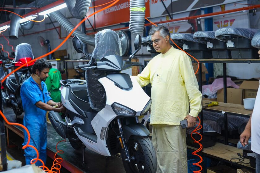 රජය ප්‍රවාහන මාධ්‍ය විදුලිකරණ වැඩපිළිවෙල ක්‍රියාත්මක කල යුතුයි!
