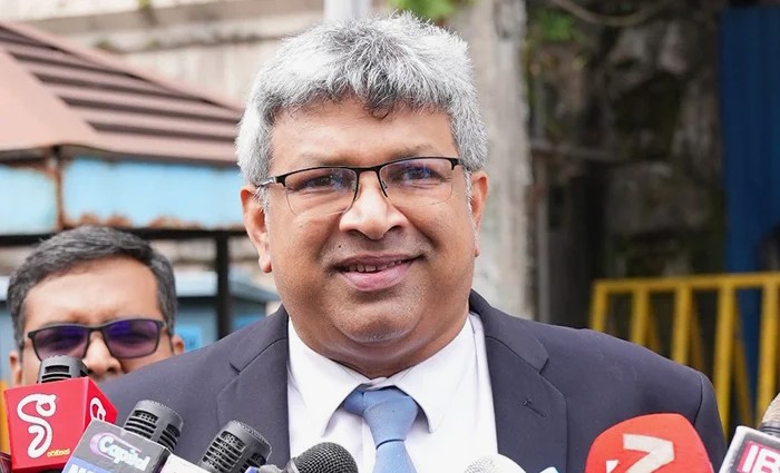 “අධි­ක­රණයට ඇඟිලි නොගැ­සී­මෙන් වංචා හා දූෂණ දර්ශ­ක­ව­ලින් ඉදි­රි­යට ඇවිත්”- අධි­ක­රණ ඇමැති