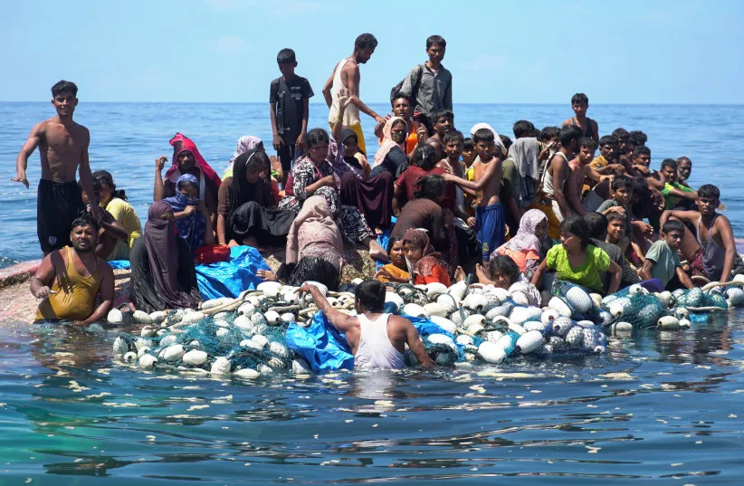 අන්දමන්ද මුහුදේ ට්‍රෝලර් අනතුරෙන් සරණාගතයින් 250කට ආසන්න පිරිසක් අතුරුදන්!