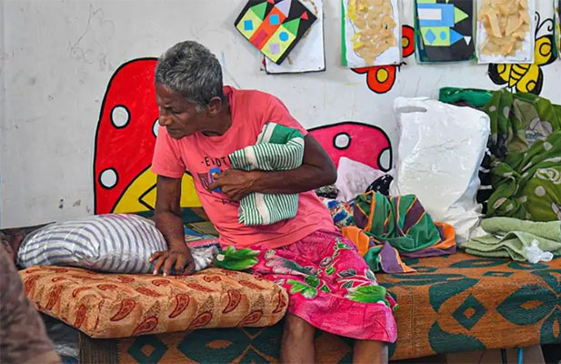 මානසික සෞඛ්‍ය ගැටලු ඇති පුද්ගලයින් වැඩිහිටි නිවාසයක රැඳවිය හැකි ද?