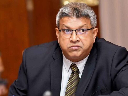 අධිකරණ ඇමැති හර්ෂණ නානායක්කාර මහතා